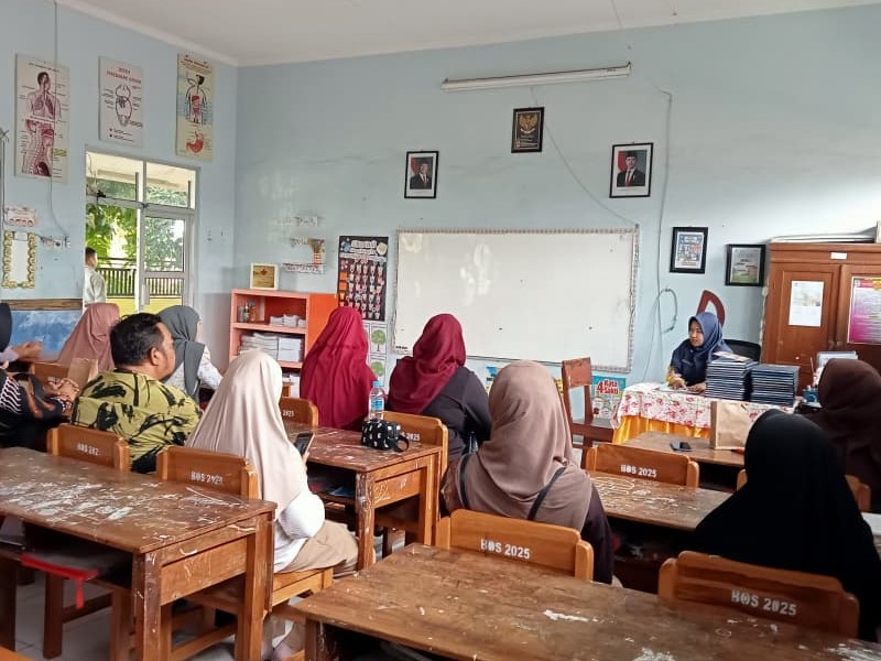 Pembagian Rapor Semester Ganjil Tahun Pelajaran 2025 - 2026